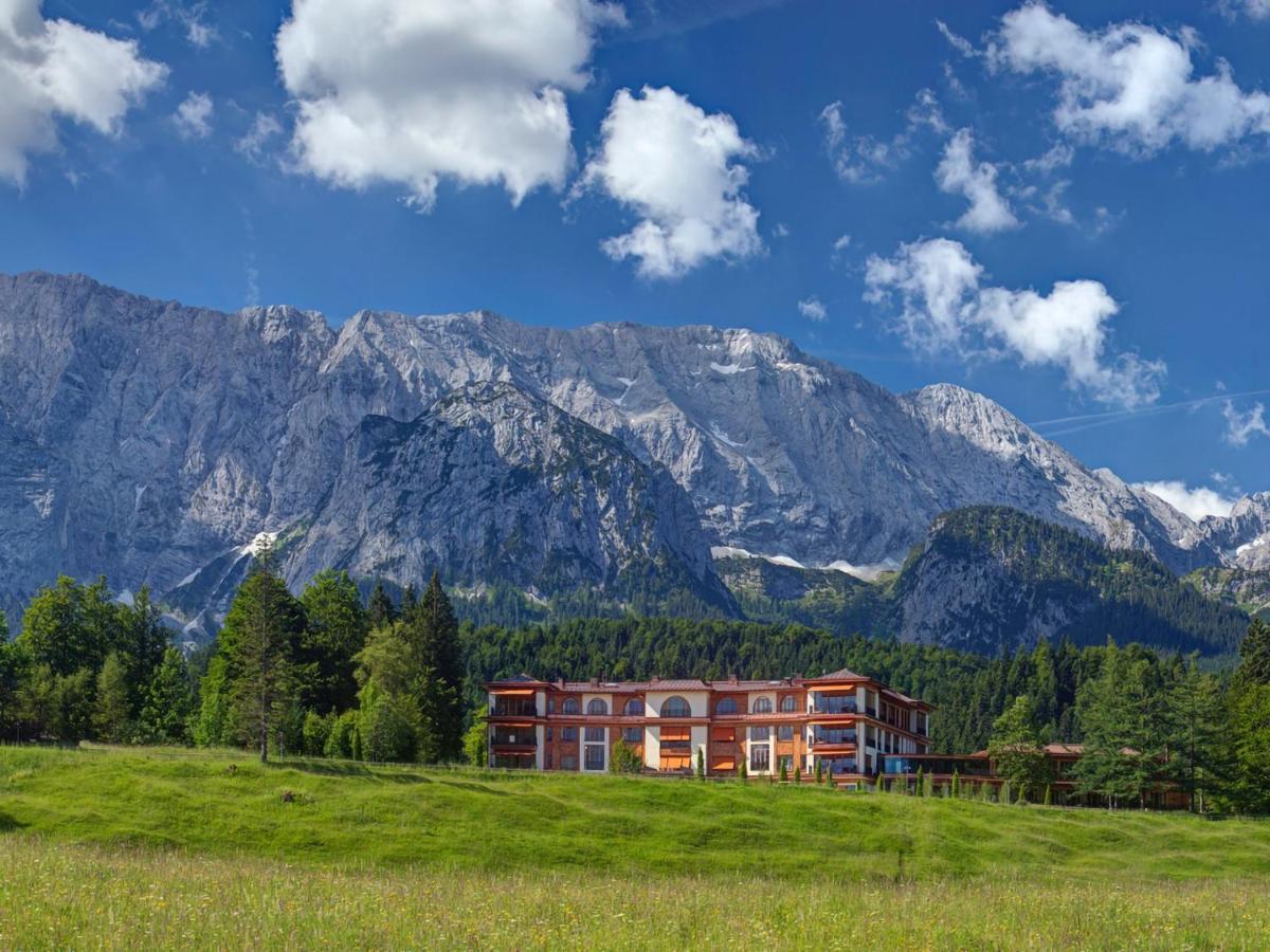 Schloss Elmau Luxury Spa Retreat & Cultural Hideaway Exteriör bild
