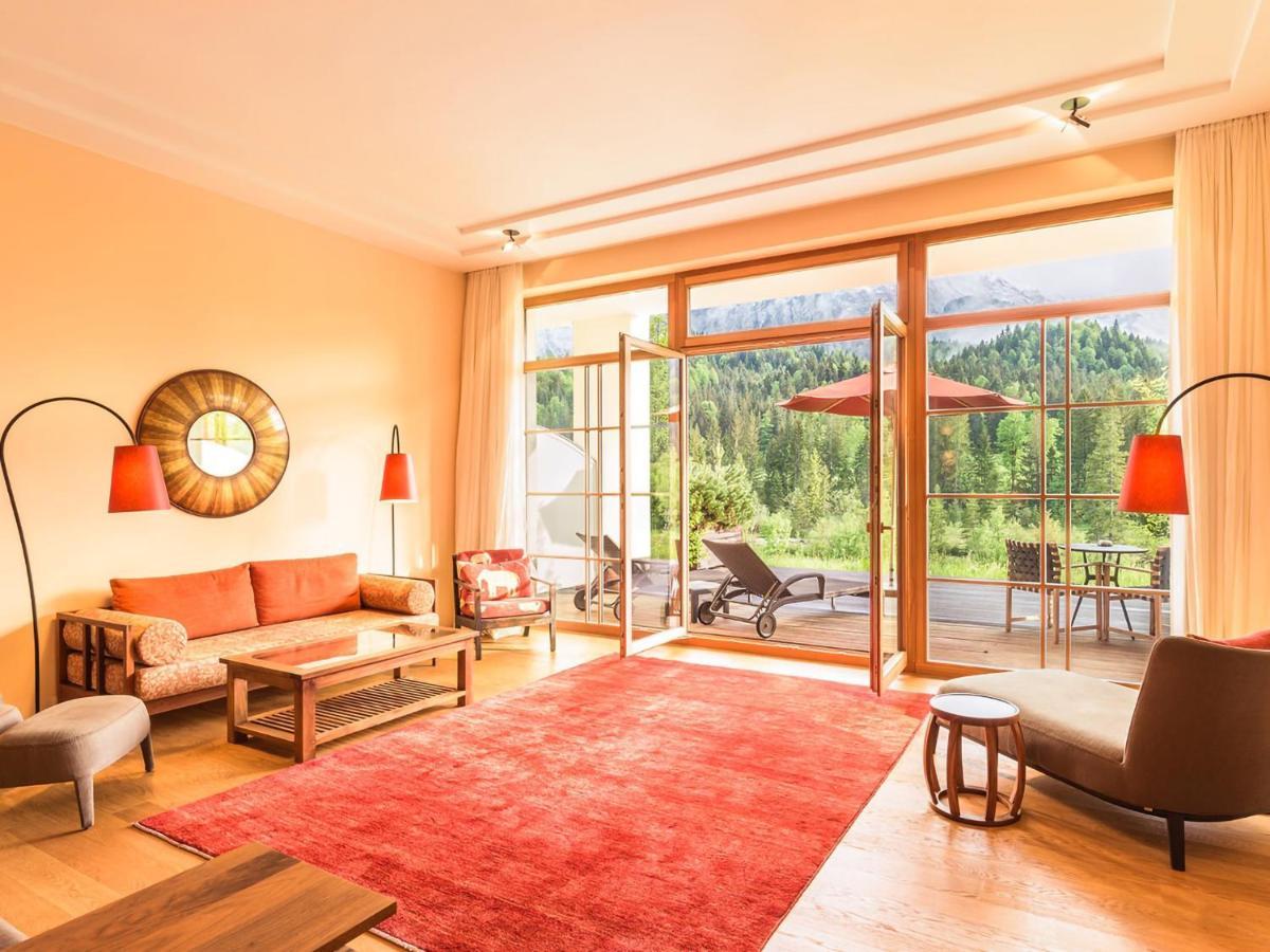 Schloss Elmau Luxury Spa Retreat & Cultural Hideaway Exteriör bild