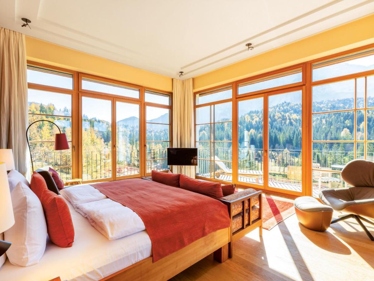 Schloss Elmau Luxury Spa Retreat & Cultural Hideaway Exteriör bild