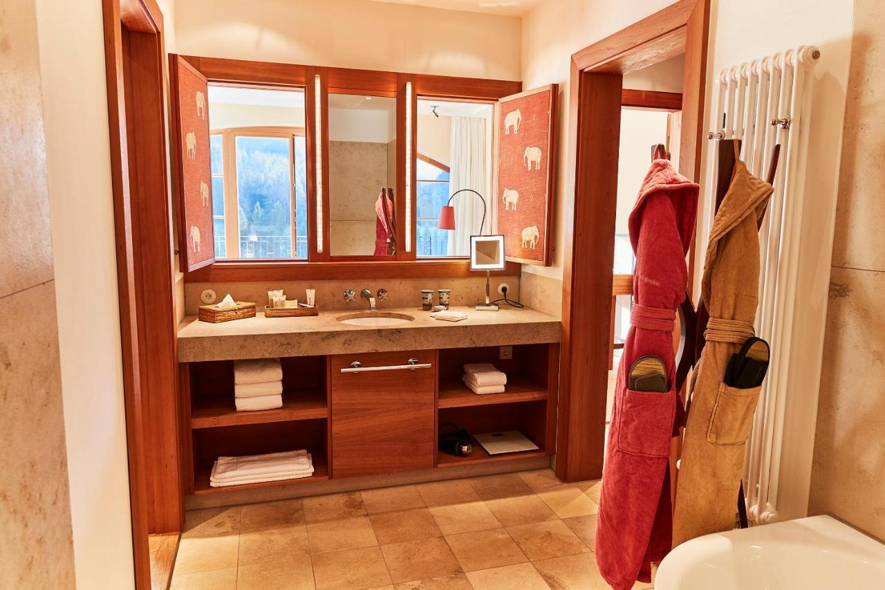Schloss Elmau Luxury Spa Retreat & Cultural Hideaway Exteriör bild