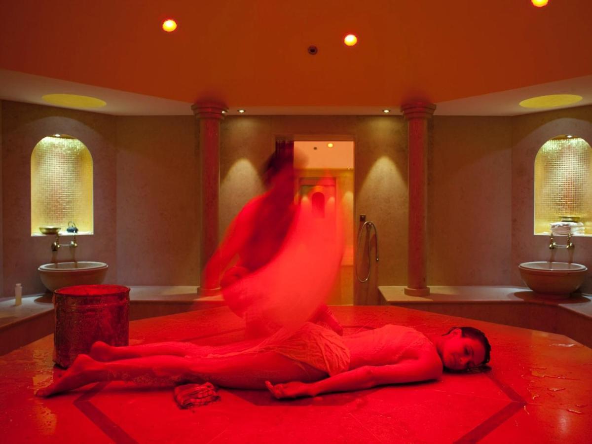 Schloss Elmau Luxury Spa Retreat & Cultural Hideaway Exteriör bild