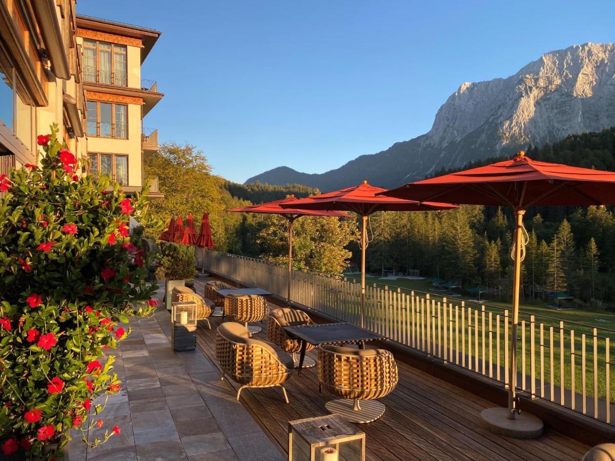 Schloss Elmau Luxury Spa Retreat & Cultural Hideaway Exteriör bild