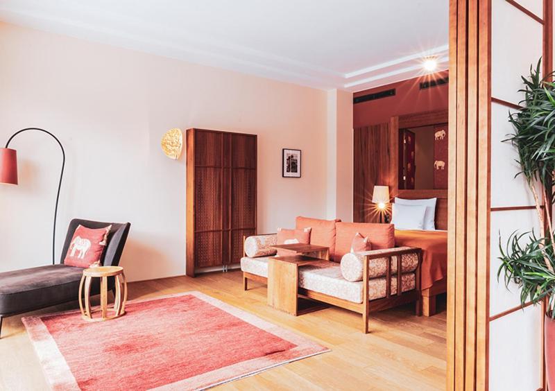 Schloss Elmau Luxury Spa Retreat & Cultural Hideaway Exteriör bild