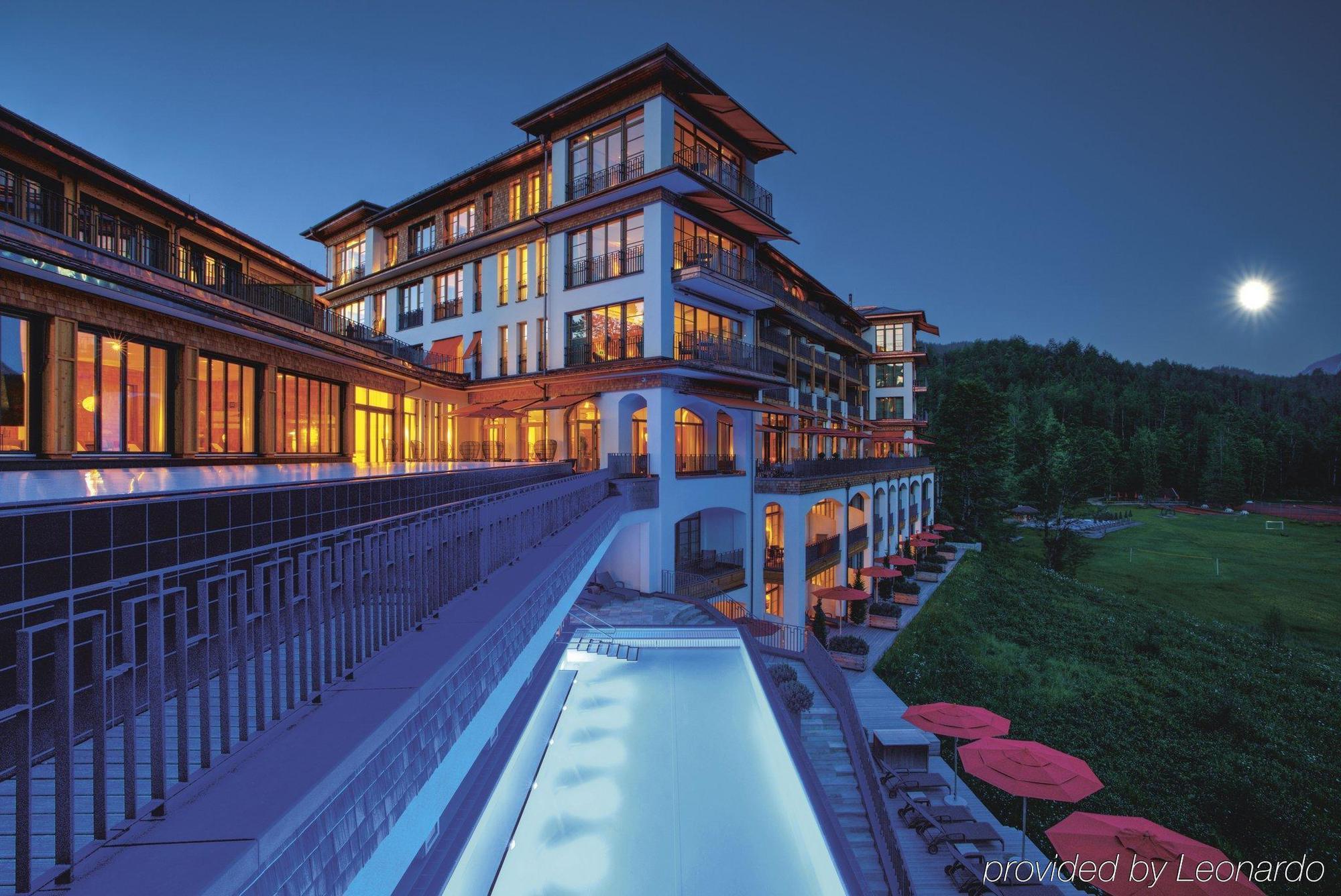 Schloss Elmau Luxury Spa Retreat & Cultural Hideaway Exteriör bild